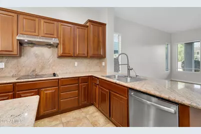 637 E Indian Wells Place, Chandler, AZ 85249 - Photo 12