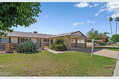 10927 W Peoria Avenue, Sun City, AZ 85351 - Photo 2