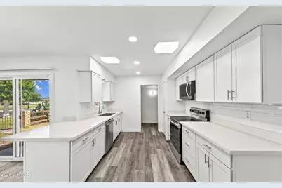 10927 W Peoria Avenue, Sun City, AZ 85351 - Photo 6