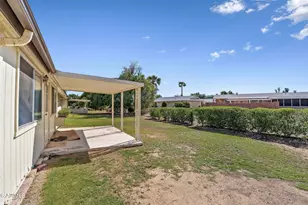 10927 W Peoria Ave, Sun City, AZ 85351 - Photo 30