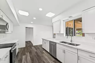 10927 W Peoria Ave, Sun City, AZ 85351 - Photo 8