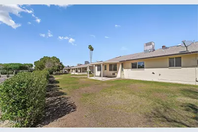 10927 W Peoria Avenue, Sun City, AZ 85351 - Photo 32