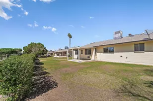 10927 W Peoria Ave, Sun City, AZ 85351 - Photo 32