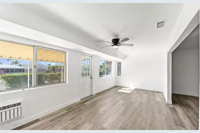 10927 W Peoria Avenue, Sun City, AZ 85351 - Photo 16