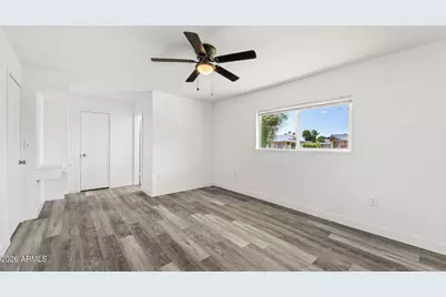 10927 W Peoria Avenue, Sun City, AZ 85351 - Photo 16