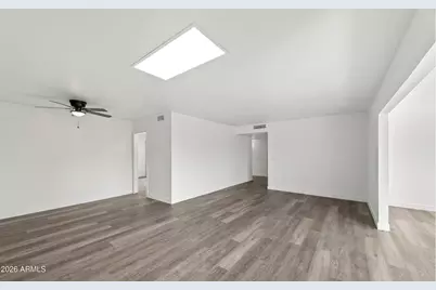 10927 W Peoria Avenue, Sun City, AZ 85351 - Photo 14