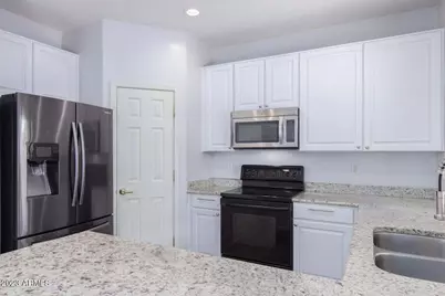 7031 S 30th Street, Phoenix, AZ 85042 - Photo 2