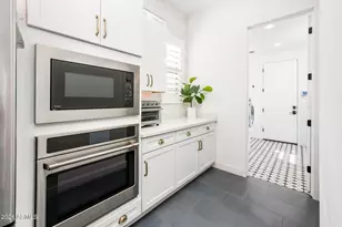 3520 E Crest Ln, Phoenix, AZ 85050 - Photo 10