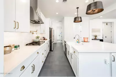 3520 E Crest Lane, Phoenix, AZ 85050 - Photo 8