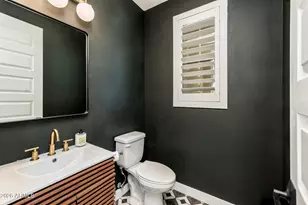 3520 E Crest Ln, Phoenix, AZ 85050 - Photo 16