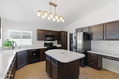 24414 N 39th Lane, Glendale, AZ 85310 - Photo 8