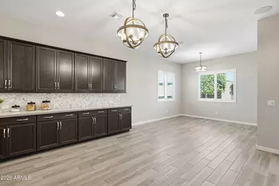 9402 W Patrick Lane, Peoria, AZ 85383 - Photo 8