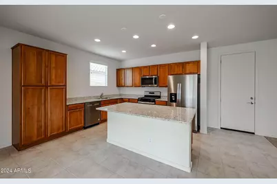 9037 W Luke Avenue, Glendale, AZ 85305 - Photo 8