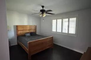 10750 W Peoria Ave, Sun City, AZ 85351 - Photo 14