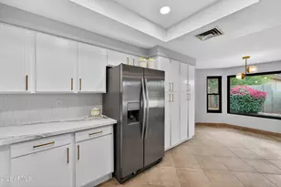 5735 E Campo Bello Dr, Scottsdale, AZ 85254 - Photo 16