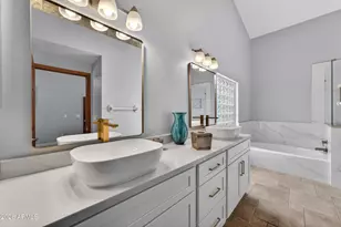 5735 E Campo Bello Dr, Scottsdale, AZ 85254 - Photo 22