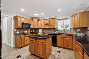 10702 W Wedgewood Dr, Sun City, AZ 85351 - Photo 10