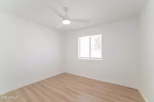 1802 W Wahalla Ln, Phoenix, AZ 85027 - Photo 14