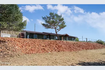 18059 S Country Club Drive, Kirkland, AZ 86332 - Photo 32