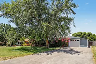 1132 E Flynn Ln, Phoenix, AZ 85014 - Photo 2