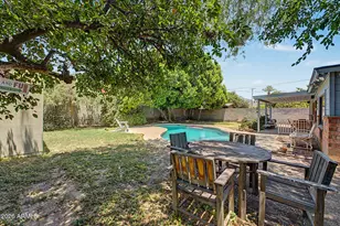 1132 E Flynn Ln, Phoenix, AZ 85014 - Photo 32