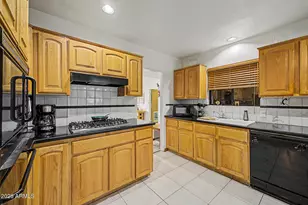 1132 E Flynn Ln, Phoenix, AZ 85014 - Photo 16