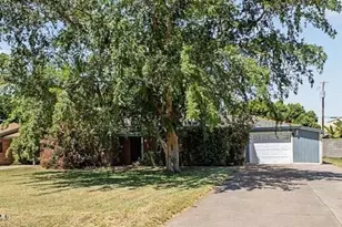 1132 E Flynn Ln, Phoenix, AZ 85014 - Photo 4