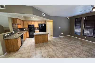 16825 N 14th Street #Unit 21, Phoenix, AZ 85022 - Photo 1