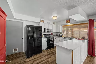 4049 W Cinnabar Avenue, Phoenix, AZ 85051 - Photo 10