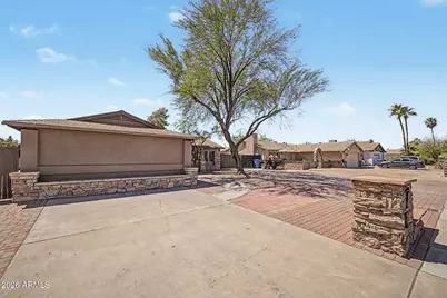 2601 E Dahlia Drive, Phoenix, AZ 85032 - Photo 2