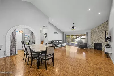 12102 N 79th Avenue, Peoria, AZ 85345 - Photo 4