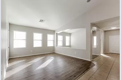 4130 W Vineyard Road, Phoenix, AZ 85041 - Photo 4