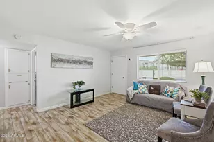 13673 N Garden Ct Dr, Sun City, AZ 85351 - Photo 2
