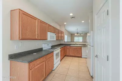 15165 N 138th Lane, Surprise, AZ 85379 - Photo 10