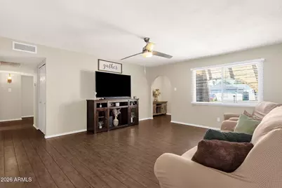 5719 W Zoe Ella Way, Glendale, AZ 85306 - Photo 10