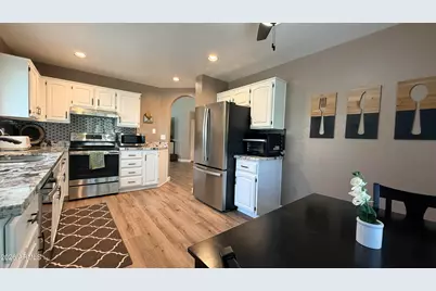 26226 S Flame Tree Drive, Sun Lakes, AZ 85248 - Photo 6