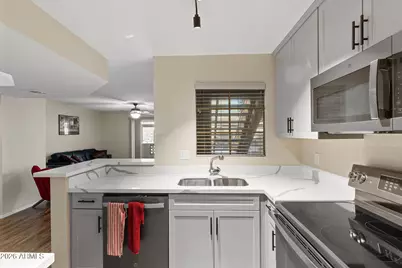 1880 E Morten Avenue #102, Phoenix, AZ 85020 - Photo 8