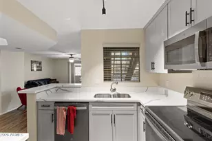 1880 E Morten Ave, Phoenix, AZ 85020 - Photo 8