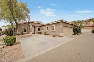 2562 E Riviera Dr, Chandler, AZ 85249 - Photo 2