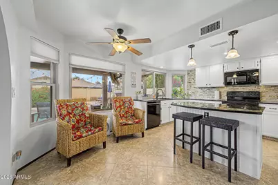 6408 W Sunnyside Drive, Glendale, AZ 85304 - Photo 10