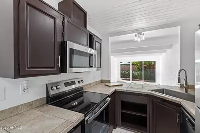 3012 N 32nd Street #36, Phoenix, AZ 85018 - Photo 8