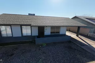 7521 W Flower St, Phoenix, AZ 85033 - Photo 2