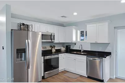 15016 N 27th Drive, Phoenix, AZ 85053 - Photo 8