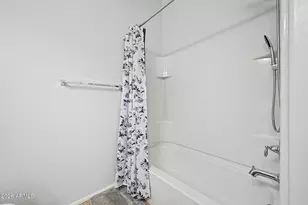 2725 E Mine Creek Rd, Phoenix, AZ 85024 - Photo 22