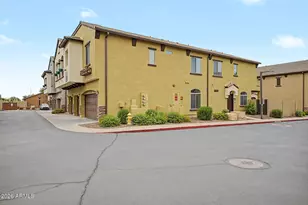 2725 E Mine Creek Rd, Phoenix, AZ 85024 - Photo 2