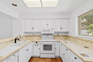 9991 E Fanfol Dr, Scottsdale, AZ 85258 - Photo 12
