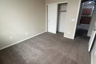 10335 W Robin Ln, Peoria, AZ 85383 - Photo 8