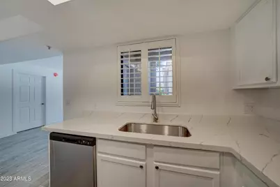 9990 N Scottsdale Road #Apt 1022, Paradise Valley, AZ 85253 - Photo 8