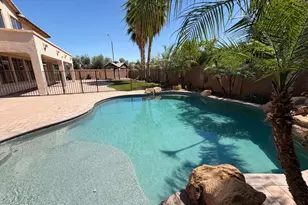 18331 W Ivy Ln, Surprise, AZ 85388 - Photo 44