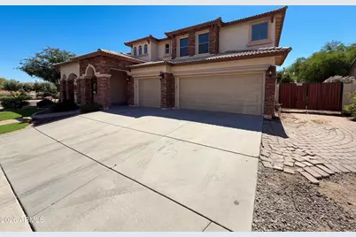 18331 W Ivy Lane, Surprise, AZ 85388 - Photo 6